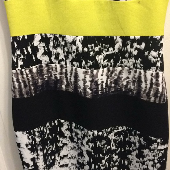 BCBG MAXAZRIA Dress Size 2 - Picture 5 of 11